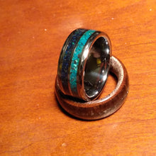 Load image into Gallery viewer, Hammered Tungsten chrysocolla azurite ring
